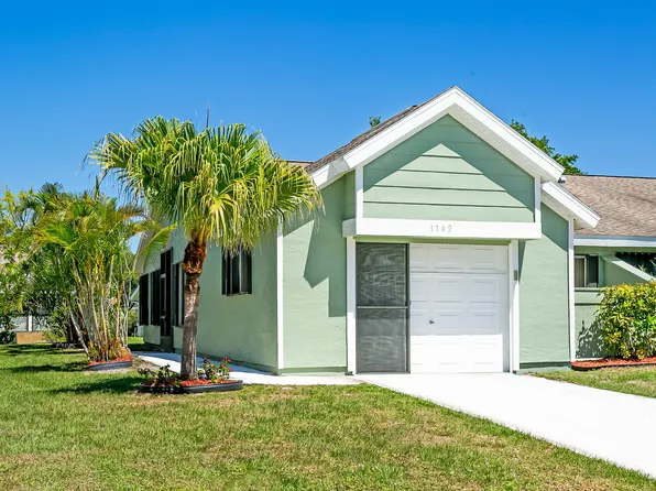 1742 SE Ryecroft Court, Port St Lucie, FL 34952