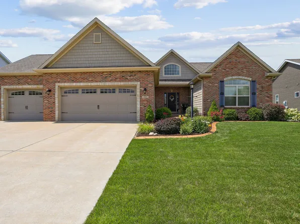 203 Potomac Ave, Savoy, IL 61874