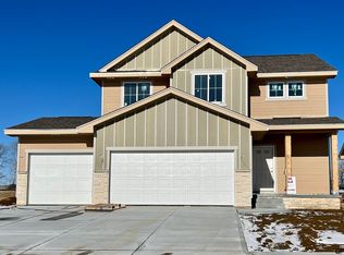 17614 Hanover St, Bennington, NE 68007