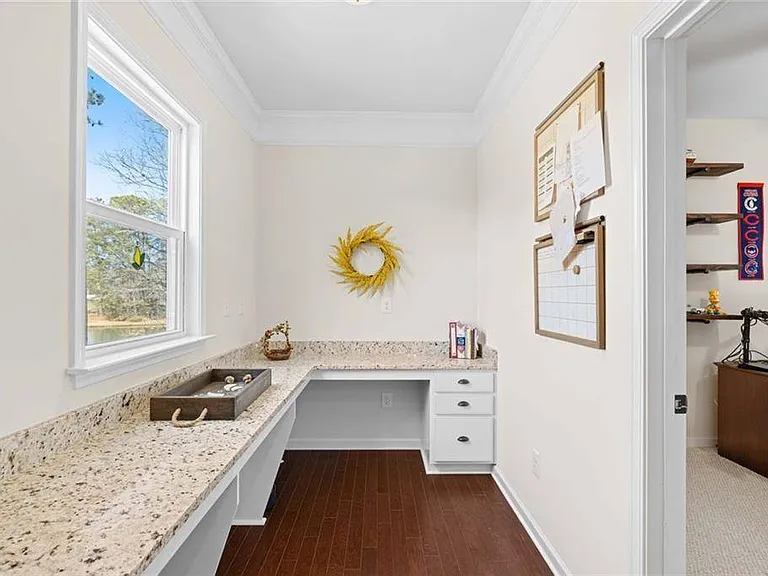 496 Spring View Dr — Photo 13
