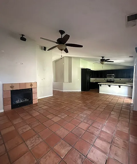 616 Vermillion Dr — Photo 4