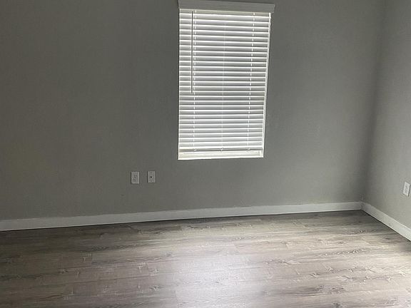 2nd image of 906 Harris Ave #1