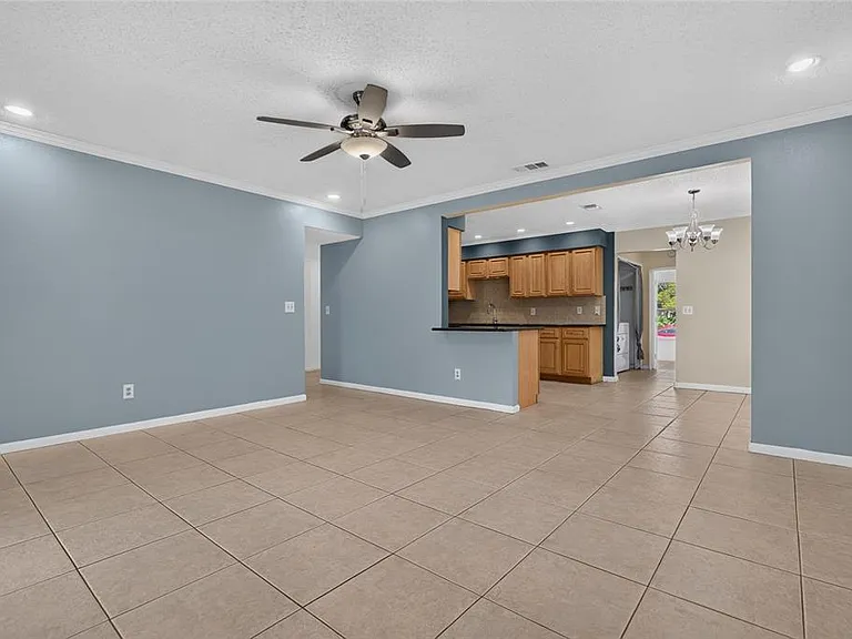 6411 Santa Monica Dr — Photo 10