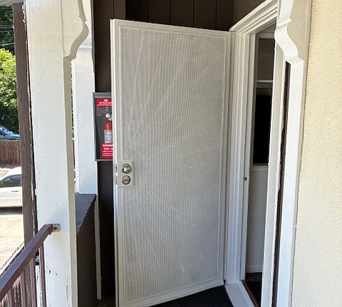 4th image of 5416 Vantage Ave APT 5