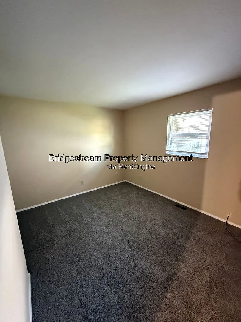 2 bed, 1.0 bath, 832 sqft, $895 — Photo 4