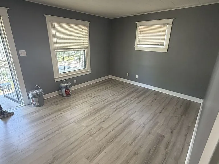 1708 W Gaulbert Ave — Photo 2