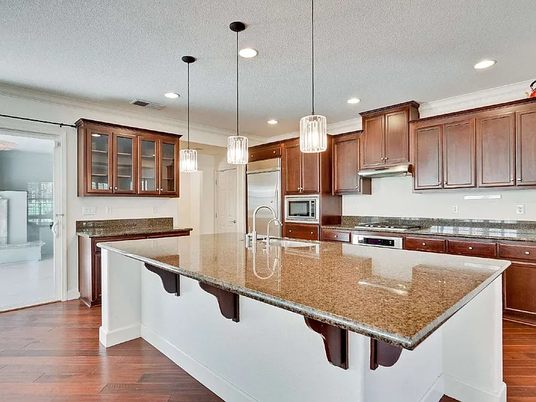 675 W Esplanade Dr — Photo 11