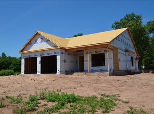 9 Anitas Ln, Brockport, NY 14420
