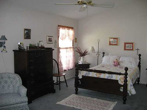 5th image of 734 Fisher Dr