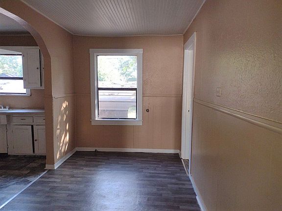 5th image of 501 Melton St