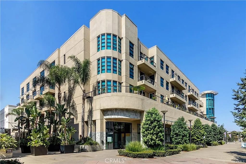 1 bed, 1050 sqft, $3,000 — Photo 1