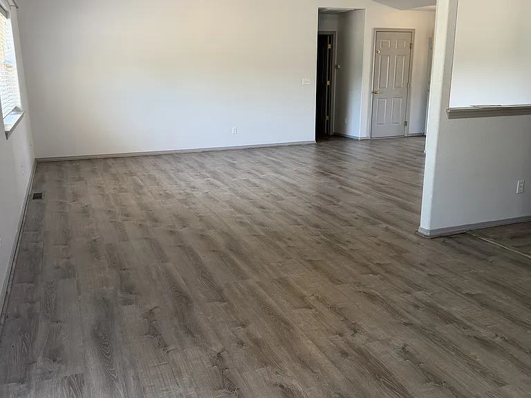 2112 Mead Ln — Photo 9