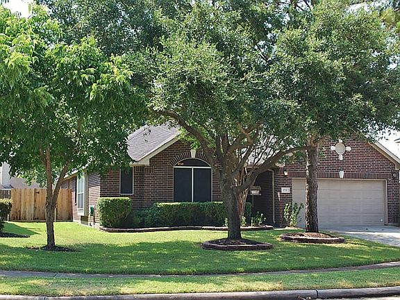 4th image of 1715 Emerald River Dr