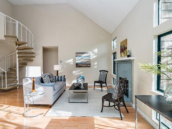 5th image of 58 Cove Ln