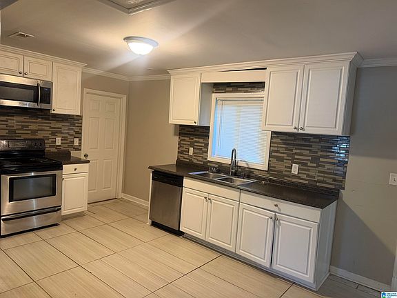 3rd image of 256 Tanglewood Cir