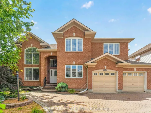 35 Blackshire Cir, Ottawa, ON K2J 5L8