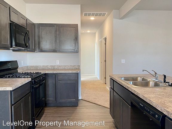 5th image of 1004 S Blackjack Ln