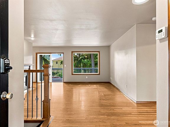 3rd image of 17222 92nd Avenue E