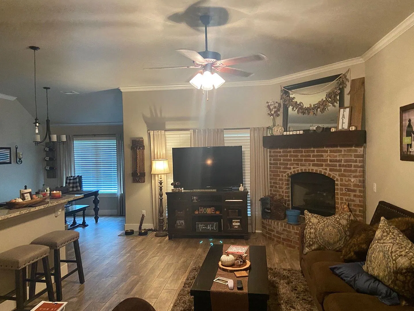 Beautiful Home in Mustang School District — Photo 3