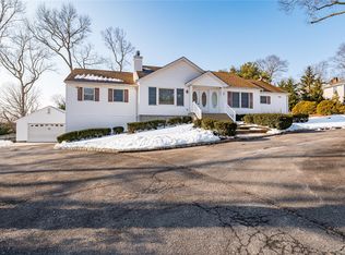 166 Grassy Pond Drive S, Smithtown, NY