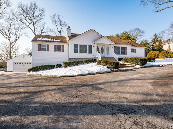 166 Grassy Pond Drive S, Smithtown, NY 11787