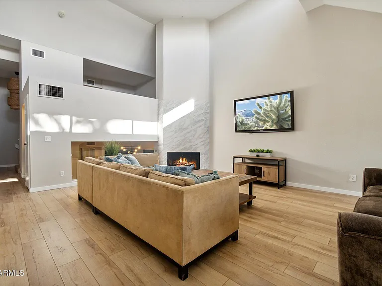 7302 E Rancho Vista Dr — Photo 2