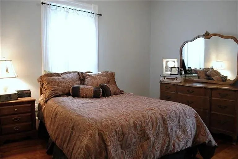 404 Stanley Ave — Photo 6