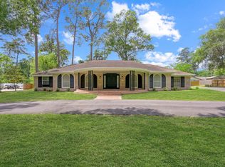 3 Briarwood Dr, Conroe, TX 77301
