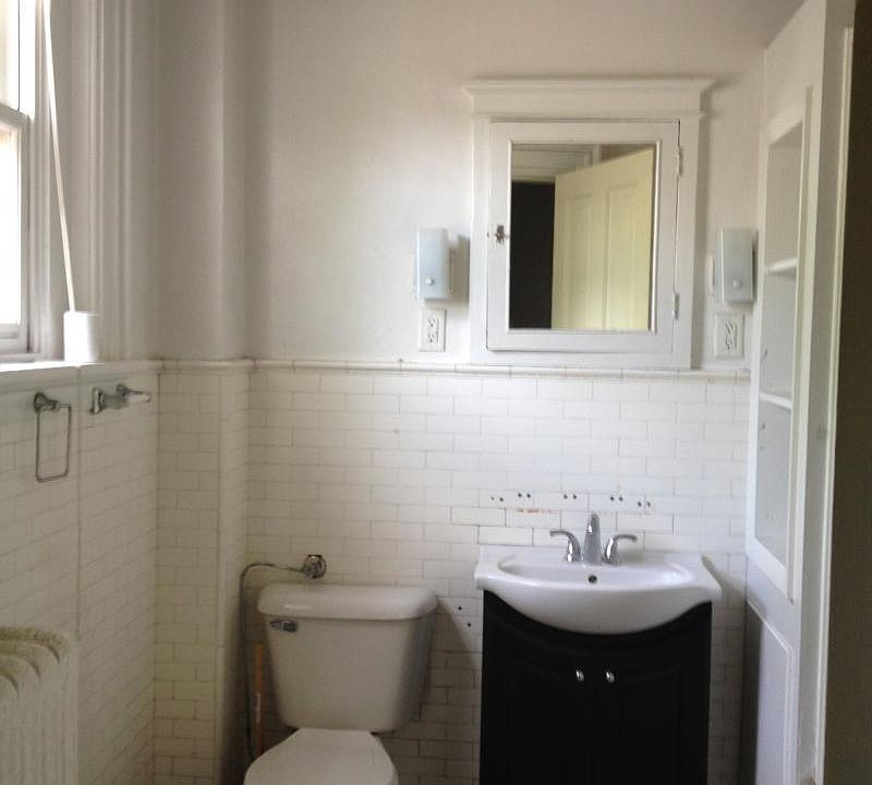 101 2A bathroom
