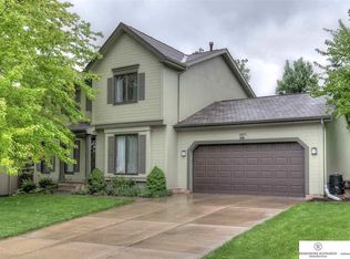 16820 L Cir, Omaha, NE 68135