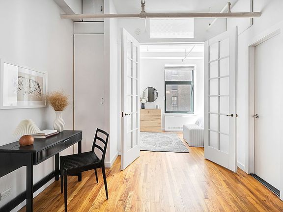 4th image of 14 E 4th St APT 815
