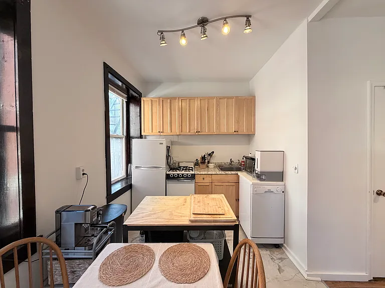 11 Unity St #4 — Photo 6