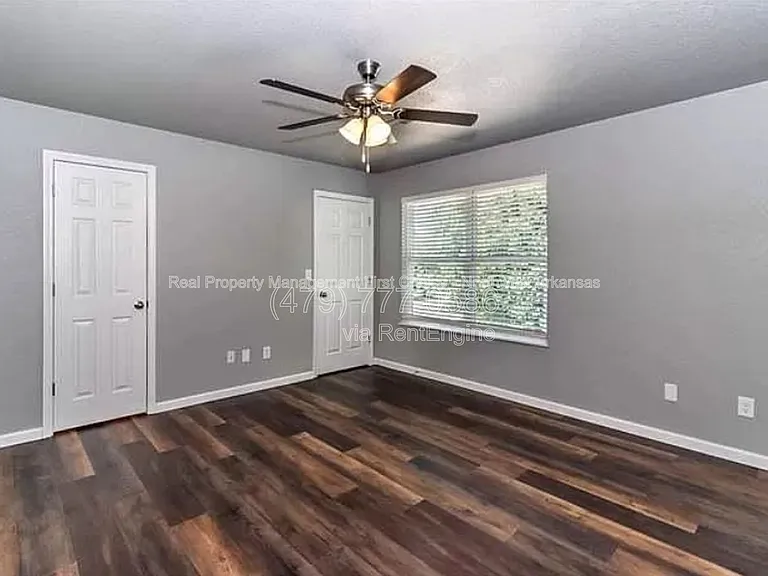 581 W Moan Pl — Photo 15