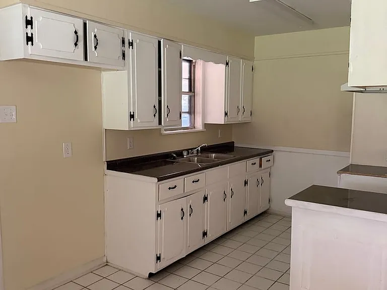 108 E Santa Anna St — Photo 3
