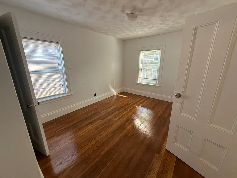 66 Round Hill St — Photo 17