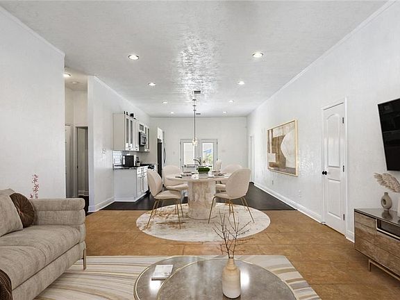 2nd image of 5557 Vermillion Blvd