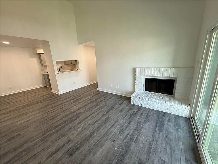 8034 Antoine Dr — Photo 2
