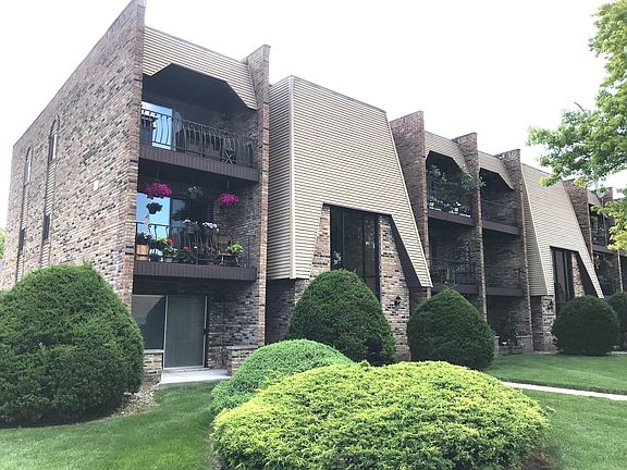2nd image of 7322 Blackstone Ave