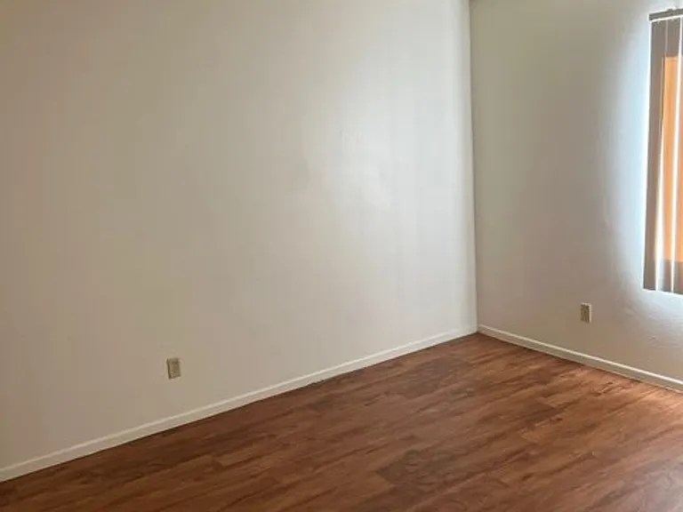 El Dorado Apartments — Photo 54