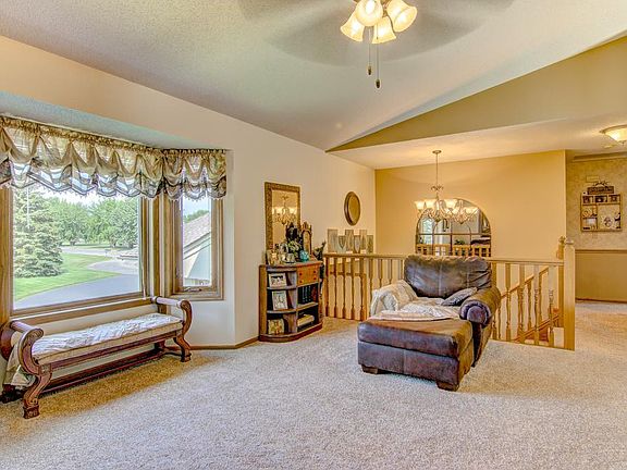 5th image of 8550 174th Ln NW