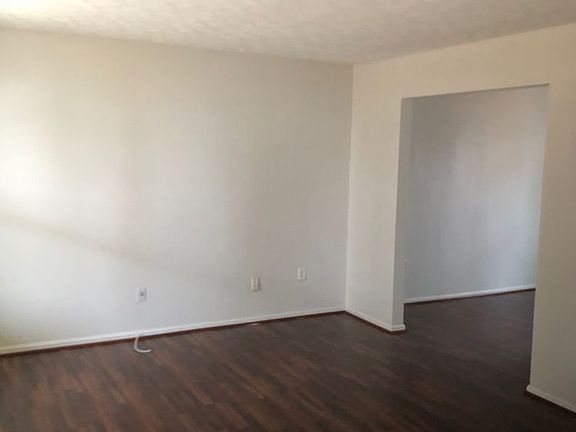 5th image of 32 Saint Albans Blvd
