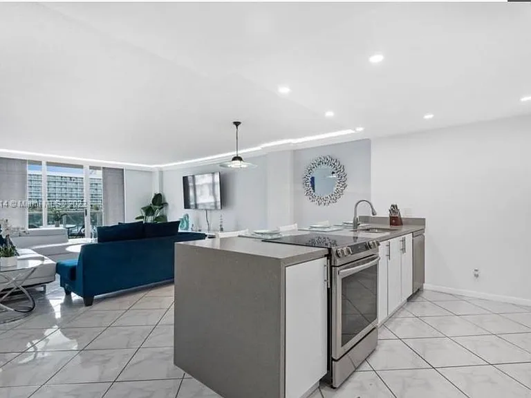 3800 S Ocean Dr #410 — Photo 3