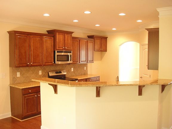 512 Legend Oaks Drive