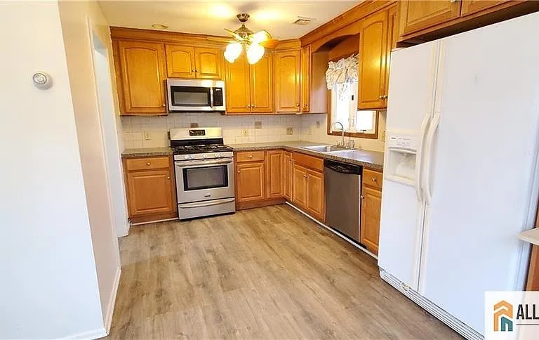 40 Beverly Ave — Photo 7