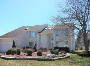 7405 Silver Leaf Ln, West Bloomfield, MI