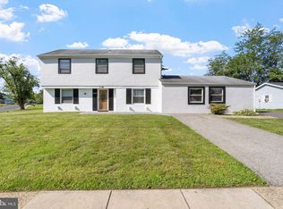 136 Pageant Ln, Willingboro, NJ 08046