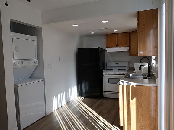 3rd image of 13945 Smoketree St #2