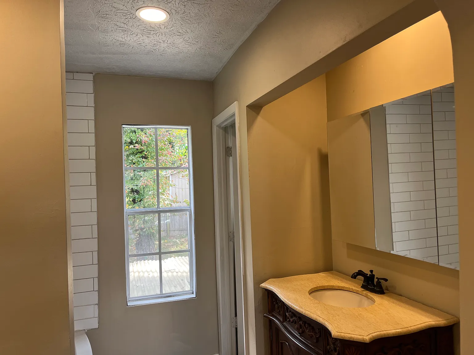 4 bed, 3.5 bath, 2214 sqft, $2,700 — Photo 4