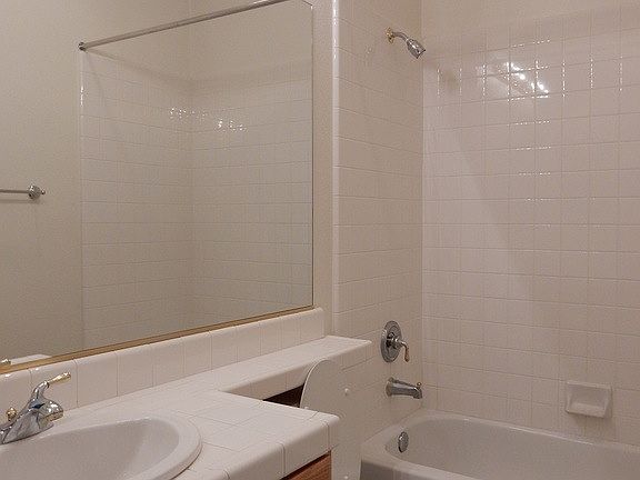 5th image of 1760 Dunkeld Ln
