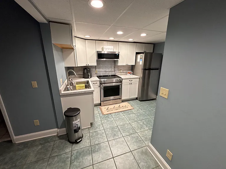 Cobblestone Hill Dr — Photo 4
